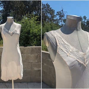 vintage | cream slip dress | size small | floral lace detailing | nightgown lingerie negligee dessous
