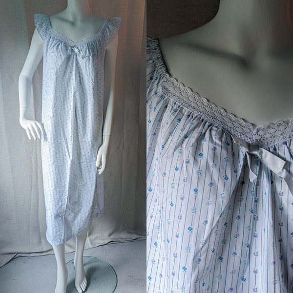 70s 80s vintage | nightdress nightgown lingerie | size large / extra large | white blue & lilac | floral with lace trim | Made in Canada