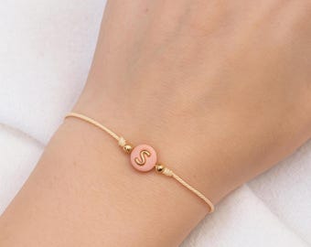 Pulsera de macramé personalizada con letras/ Hecha a mano y ajustable/ Regalo para ella