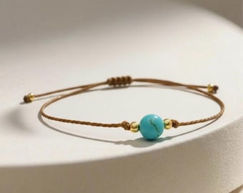 Pulsera de macramé hecha a mano con piedra turquesa / banda de macramé ajustable / joyería minimalista / regalo de pulsera de amistad delicada
