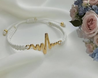 Pulsera latido del corazón, anudada a mano / Pulsera de la amistad, minimalista / Regalo personalizado para ella.