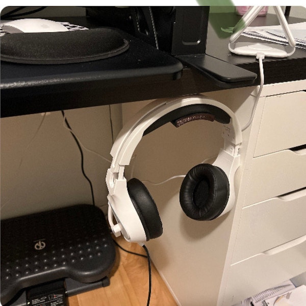 Headphone Hanger / Holder - Under desk / Desk holder - with Mounting Strips and Alcohol Swab