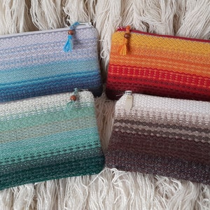 Borsa per cosmetici intrecciata a mano, astuccio per organizzare piccoli oggetti nella borsa.