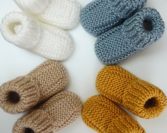 Newborn booties, Baby booties, Knitted booties, Baby shower gift, Newborn shoes, Baby slippers, Crib shoes