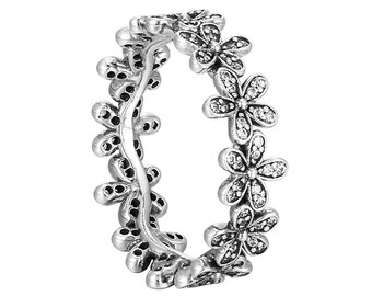 Pandora Dazzling Daisy Band Ring