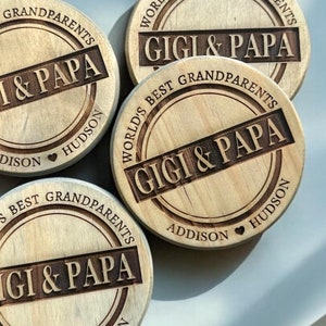 1er Noël des grands-parents | Coffret cadeau de sous-verres en bois personnalisés | Cadeau de pendaison de crémaillère gravé | Ensemble de sous-verres en bois gravés | Cadeau personnalisé