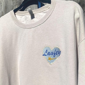 Laufey merch - Etsy 日本