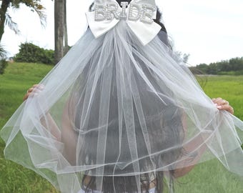 Bride Veil, Bride Bow, Bachelorette Party Veil, Veil for Bride, Wedding veil, Bridal Party Veil, Bridal shower Veil, Wedding Veil Pearl