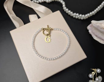 Bridal Party Bracelet, Initial letter pearl Bracelet, Custom Wedding Gift, Gift for Bridesmaids, Maid of Honor Stylish Bracelet