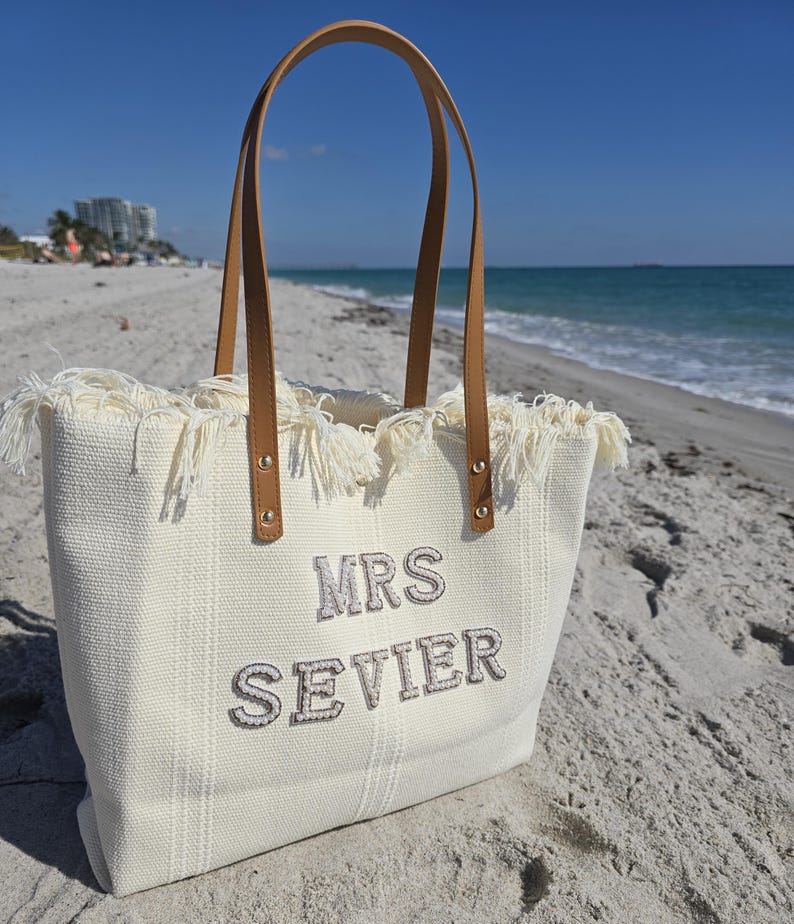 Custom Bride Tote Bag, Engagement Gift, Personalized Bride Bag, Future Mrs Tote, Bride to Be Gift, Bridal Shower Gift, Gifts for Bride
