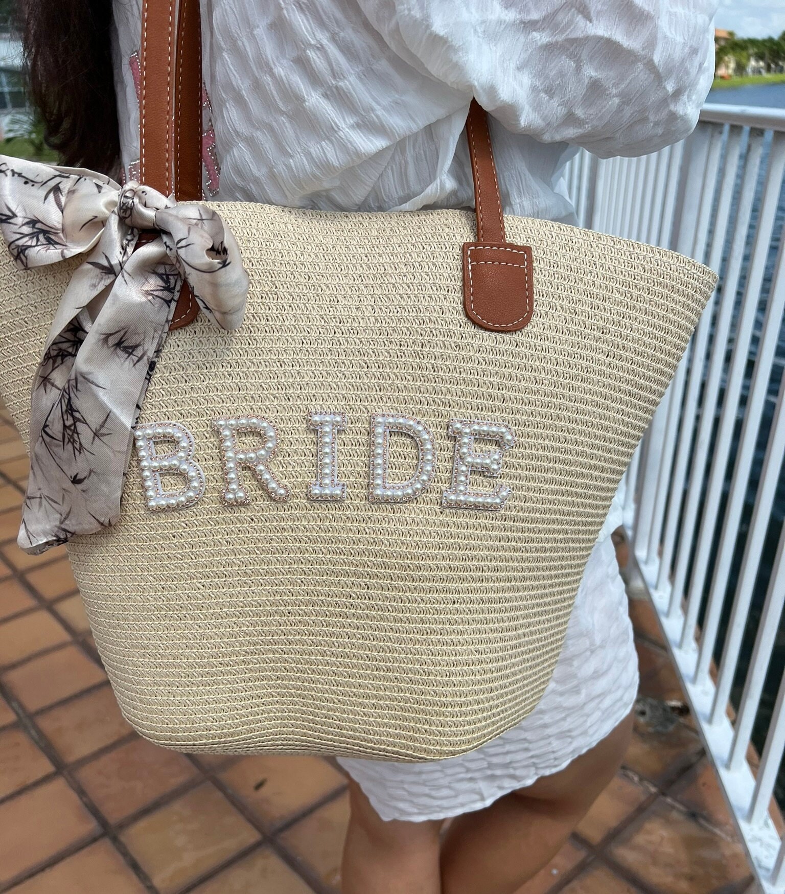 Bride beach bag, Bachelorette party straw bag, Bride honeymoon bag, Bride to be bag, Bride Beach tote bag Pearl letter, Custom Mrs Beach bag