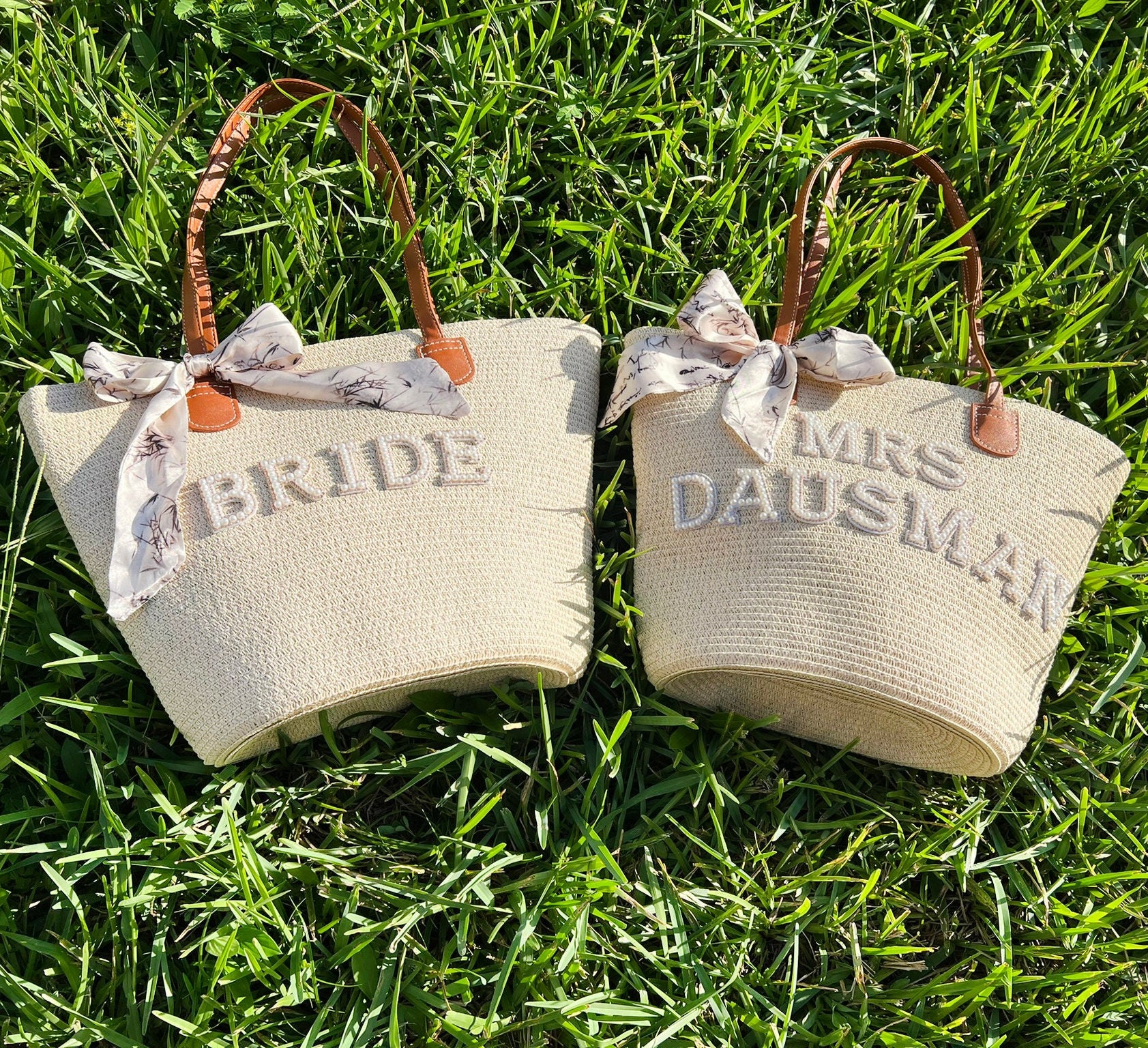 Bride beach bag, Bachelorette party straw bag, Bride honeymoon bag, Bride to be bag, Bride Beach tote bag Pearl letter, Custom Mrs Beach bag