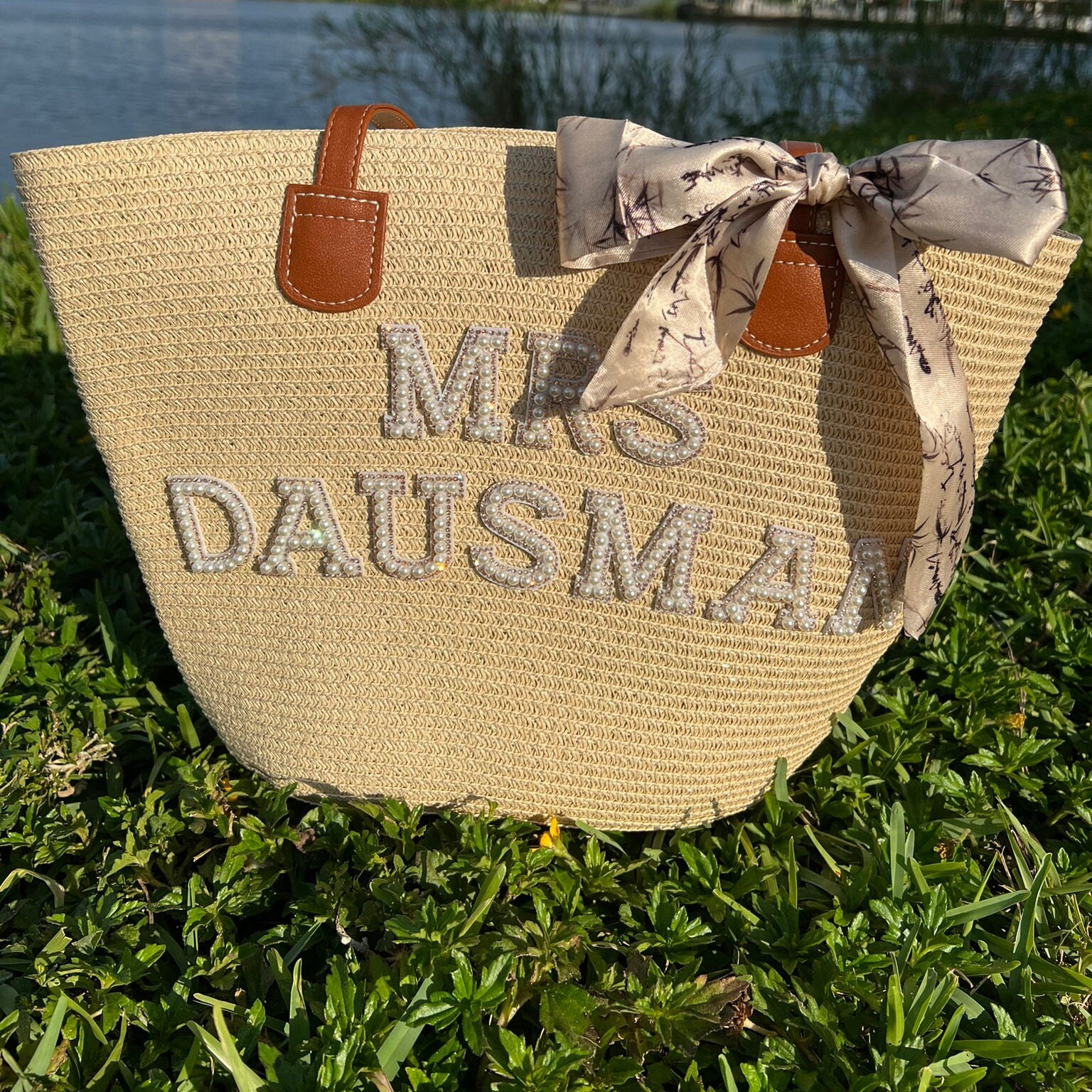 Bride beach bag, Bachelorette party straw bag, Bride honeymoon bag, Bride to be bag, Bride Beach tote bag Pearl letter, Custom Mrs Beach bag