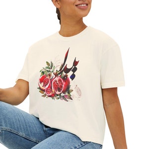 Persian Pomegranate Boxy Tee Shirt, Yalda Celebration Top, Women&#39;s Graphic Tee, Cultural Print T-Shirt, Iranian Holiday Gift, Trendy