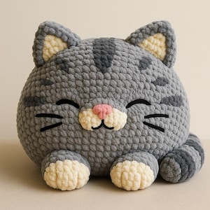 Haakpatroon Puffy Tabby Cat | DIRA Cuties pluche kussen kat | Gehaakt pdf-bestand voor beginners | Amigurumipatroon van zacht fluweelgaren
