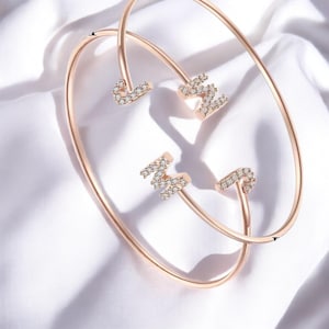 Pulsera con inicial personalizada (tallas para bebé y adulto) - Joya con circonitas pavé