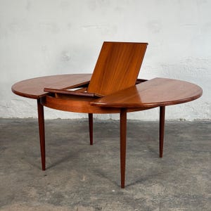 Mesa de comedor redonda extensible de teca G-Plan, 1970