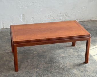 Stolik kawowy z litego drewna tekowego z połowy XX wieku, 1960 r.