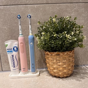 Oral B Electric Toothbrush Stand With Drip Tray NOW!! With free head holder!