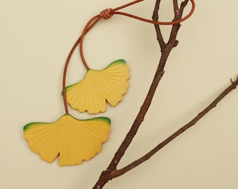 Gradient Ginkgo Leaf Leather Bag Charm,Leather Bag Charm,Leather Handbag and Purse CharmUnique Leather Accessory,Genuine Leather Leaf Pendan