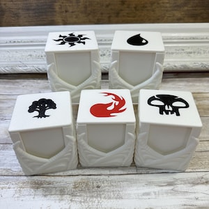 Caja de mazo con símbolo de dragón encantado de MTG Mana / Caja de mazo de MTG Commander / Caja de mazo de RPG / Caja de mazo de 100 cartas / Caja de mazo de dragón impresa en 3D