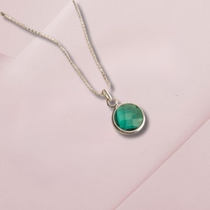 Emerald Necklace - May Birthstone Necklace Necklace Mother's Day Gift Emerald pendant Minimalist necklace Minimalist jewelry Birthday gift
