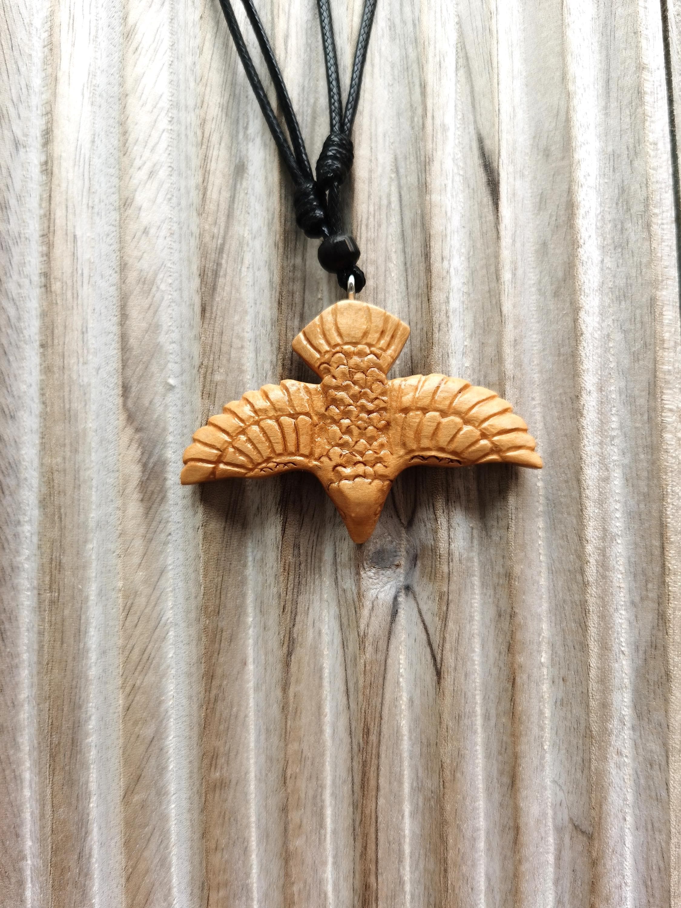 手彫りの木製鳥ネックレス：ボヘミアン風ペンダント - Etsy 日本