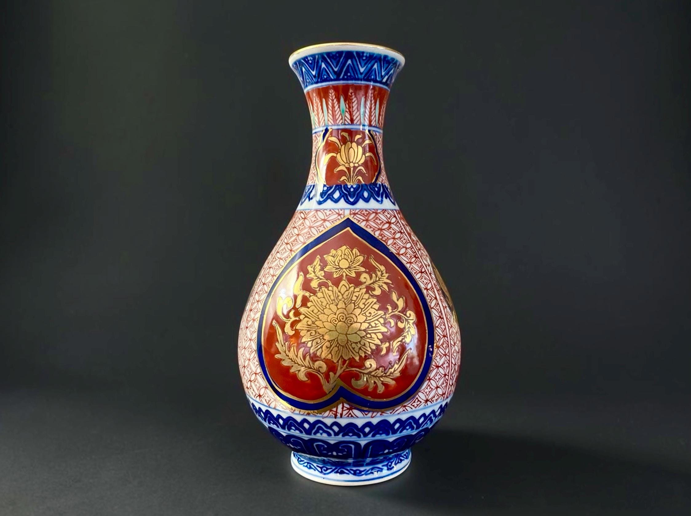 Hand Painted Gold Imari Vase - Etsy