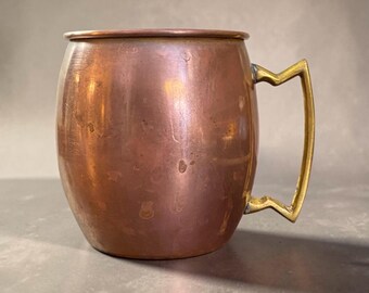 Taza de bar de cobre macizo con asa de latón, hecha a mano al estilo de un barril de Moscú, decoración rústica, vajilla artesanal para cócteles helados de 9,5 cm (3,75 pulgadas).