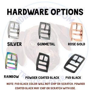 K&ouml;nnte beinhalten: Sechs Metallschnallen in zwei Reihen, beschriftet mit HARDWARE OPTIONS. Die Farben sind Silber, Gunmetal, Ros&eacute;gold, Regenbogen, pulverbeschichtetes Schwarz und PVD-Schwarz. Ein Hinweis besagt, dass PVD-Schwarz nicht abbl&auml;ttert oder zerkratzt.