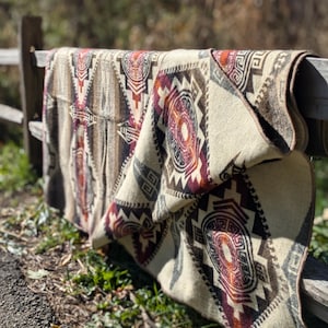Artisanal Blanket with Southwestern Geometric Patterns | Queen Size | Reversable
