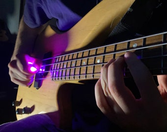 Plettro LED per chitarra, Plettro per chitarra unico, accessorio per chitarra LED, plettro per chitarra fosforescente, Accessori per chitarra, Chitarra LED, Regali per musicisti