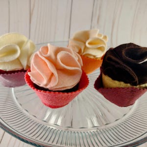 Handmade felt cupcakes, play food, felt cupcake, tea party, birthday party, play kitchen, pretend play, play food, cupcake, woolblend felt