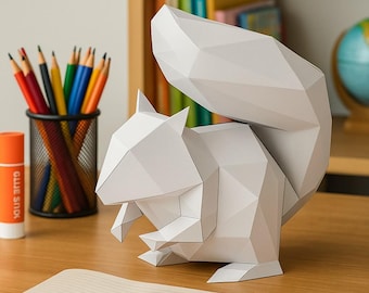 Ardilla de papel de baja poligonización • Escultura geométrica de papel en 3D