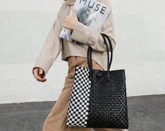Handgemaakte geweven boho-tas: gerecyclede plastic markt- en strandtas|| Bhara-serie