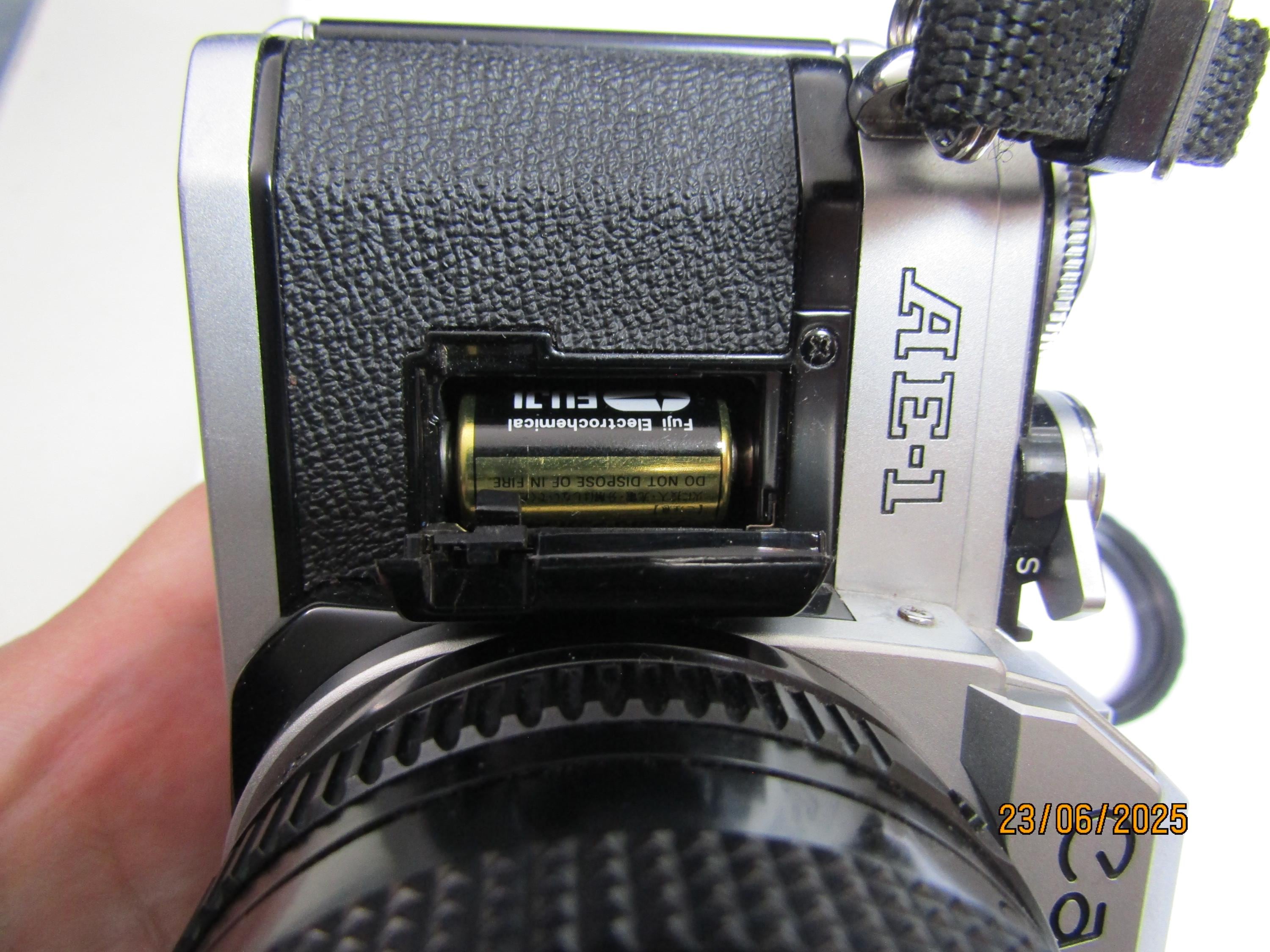 ヴィンテージ Canon AE-1 一眼レフカメラ：50 mm レンズ、シルバー