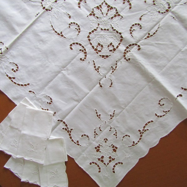 Nappe vintage faite main avec 6 serviettes de table, broderie main 167 cm x 130 cm