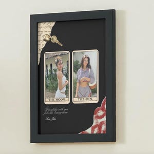 Carta dei tarocchi personalizzata Best Friend Wall Art - Stampa fotografica personalizzata, regalo, decorazione estetica per la stanza, regalo per lei, design ispirato ai tarocchi vintage