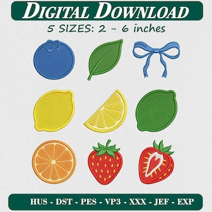 Op de afbeelding: Digitale download borduurontwerpen met een bosbes, groen blad, blauwe strik, hele citroen, citroenschijfje, limoen, sinaasappelschijfje, hele aardbei en aardbeienhelft. Tekst: DIGITAL DOWNLOAD, 5 SIZES: 2 - 6 inches, HUS, DST, PES, VP3, XXX, JEF, EXP.