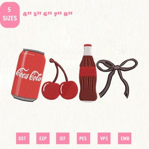 Könnte beinhalten: Ein Stickdesign mit einer roten Coca-Cola-Dose, zwei Kirschen, einer braunen Flasche und einer braunen Schleife. Das Design enthält den Text "Coca-Cola". Das Bild zeigt auch die Größen 10 cm, 13 cm, 15 cm, 18 cm und 20 cm.