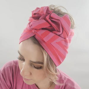 Breites Draht Haarband aus Baumwolle mit Streifenmuster in Rot und Rosa, Drahthaarband, Knotenhaarband, halber Turban