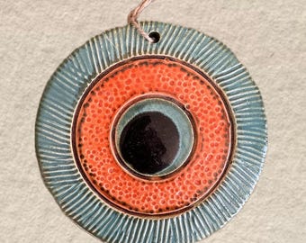 Keramik Evil Eye Wand dekor - Boho Schutz Kunst - Housewarming Geschenk - Orange & Türkis