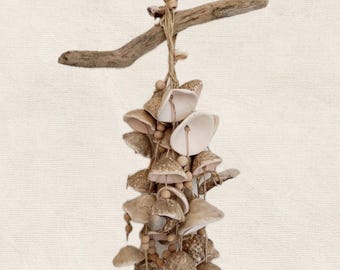 Handgemaakte schelpen drijfhout muurhanger | Boho Wabi Sabi-decor aan de kust