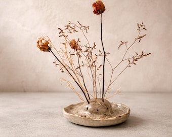 Handgefertigte Keramik Ikebana Vase | Skulpturale Blumenkunst