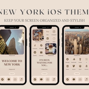 Op de afbeelding: Een screenshot van een telefoon die een iOS-startscherm met een New York-thema weergeeft. De achtergrondafbeelding is een uitzicht op wolkenkrabbers in New York City. Het startscherm is georganiseerd met verschillende apps en widgets, waaronder Instagram, Spotify, Etsy en CareCredit. De tekst "WELCOME TO NEW YORK" wordt op het startscherm weergegeven.