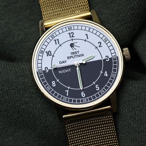 Wristwatch quartz Sputnik watch Day Night Rare Men&#39;s Military watches / classic spaces watches.