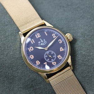 Men&#39;s wristwatch Pobeda 1MChZ, vintage mechanical watch