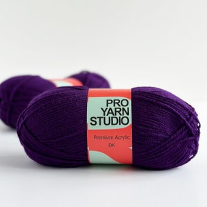 Lila 100g Strick- und Häkelgarn, DK Doppelstrickgarn, leichtes Kammgarn, einfach zu bedienen, maschinenwaschbar, trocknergeeignet, weiches Acryl