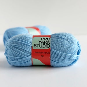 Hellblau 100g Strick- und Häkelgarn, DK Doppelstrickgarn, leichtes Kammgarn, einfach zu bedienen, maschinenwaschbar, trocknergeeignet, weiches Acryl