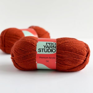 Cinamon 100g Strick- und Häkelgarn, DK Doppelstrickgarn, leichtes Kammgarn, einfach zu bedienen, maschinenwaschbar, trocknergeeignet, weiches Acryl